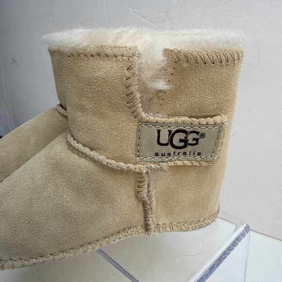 UGG AUSTRALIA INFANT TAN ERIN I BOOTIES SZ M US 4/5 AUTHENTIC NWB - Picture 2 of 14